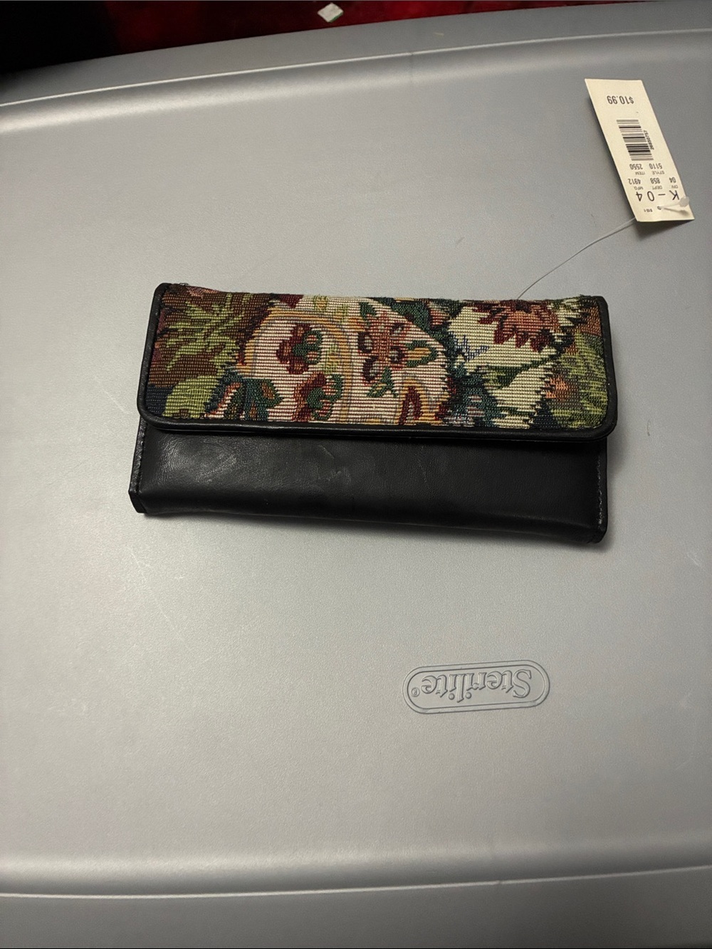 Vintage tapestry women’s wallet